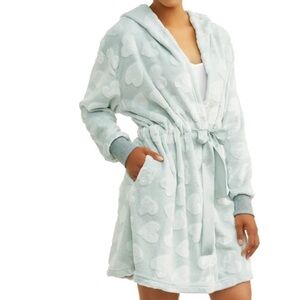 Papier by Mosaic Bath & Spa Signature luxurius robe white hearts OSFM